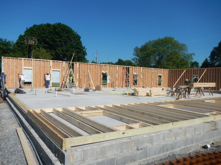 walls_going_up_resize