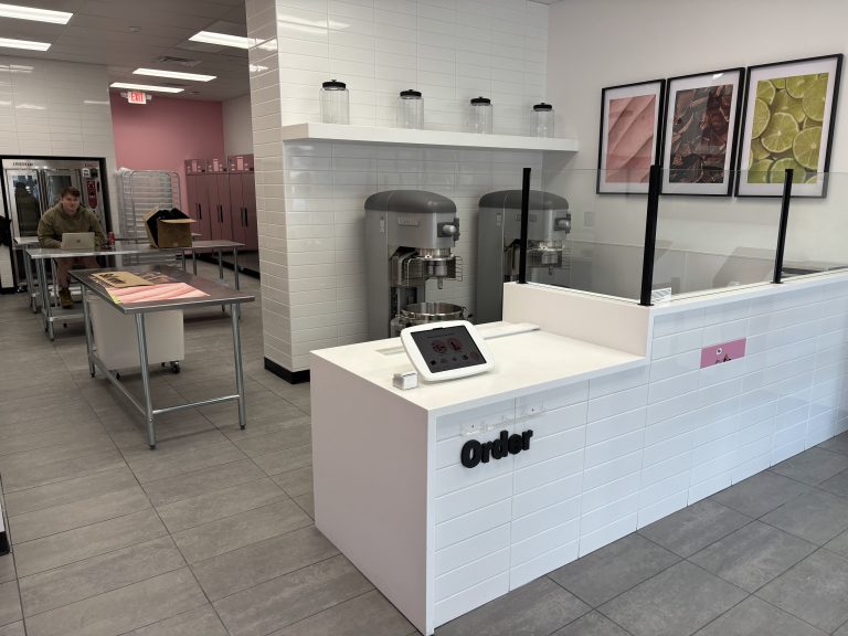 Casework_Crumble_Cookies-Altoona